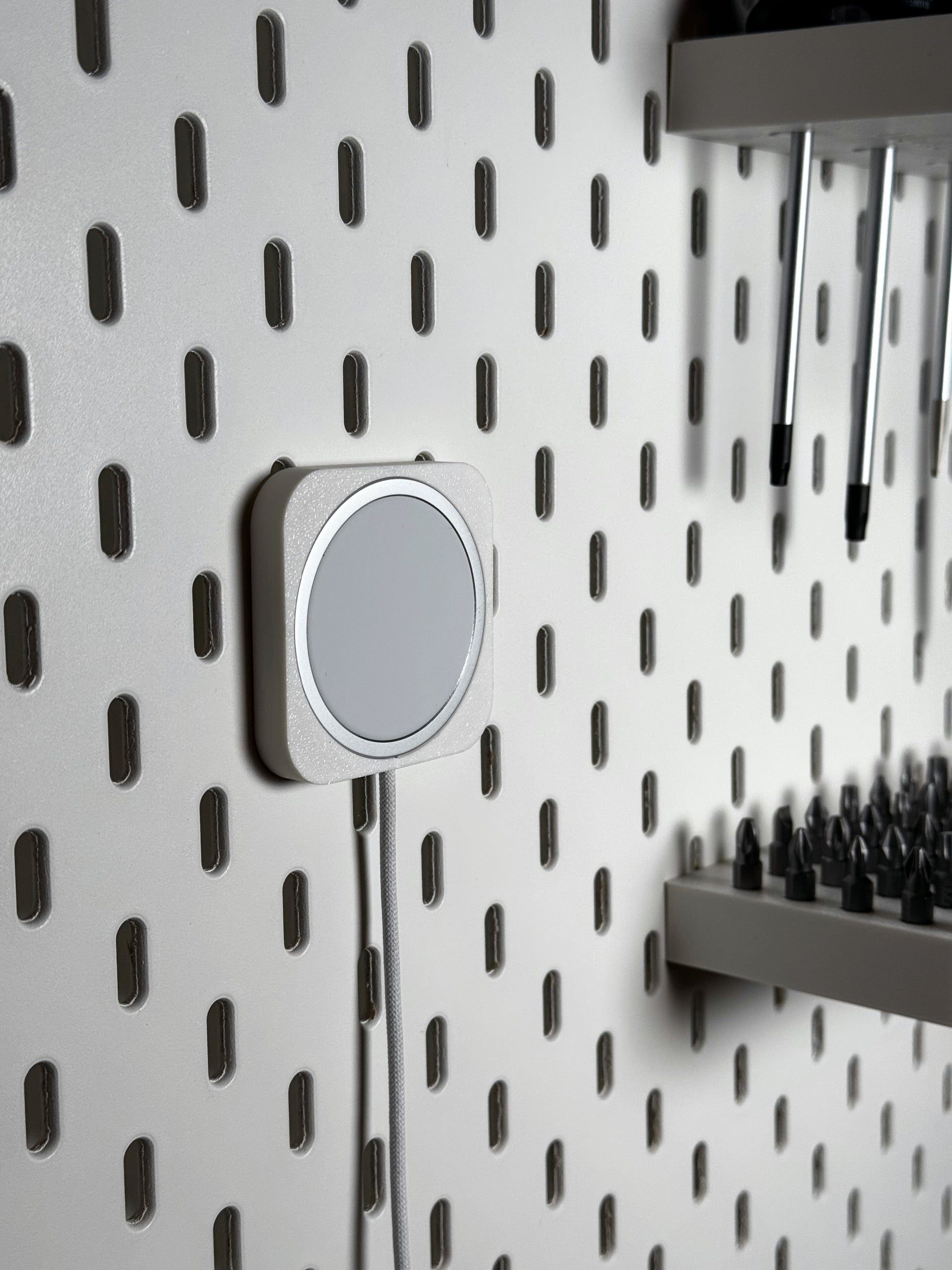 SKÅDIS Pegboard MagSafe Holder